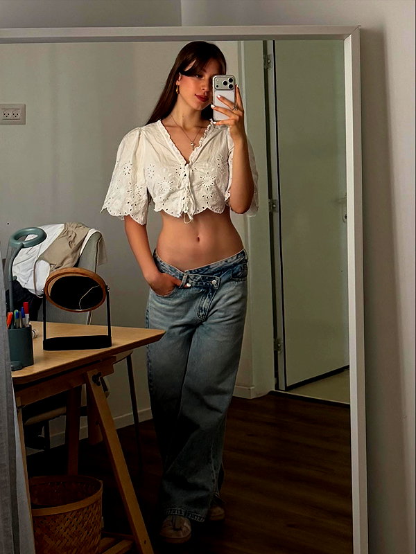 lia_ey99 instagram image archive image
