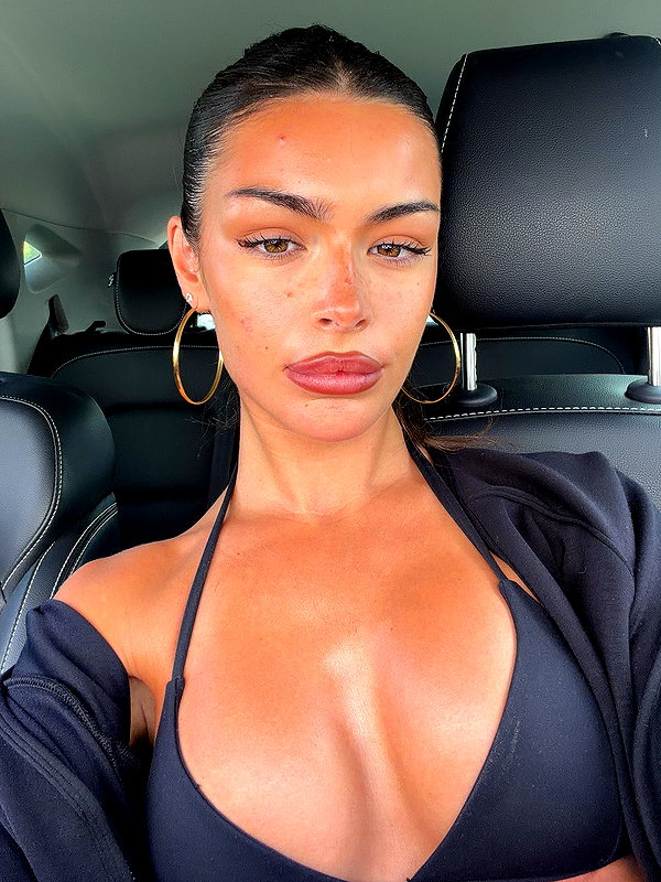 oliviaphillipps instagram image archive image