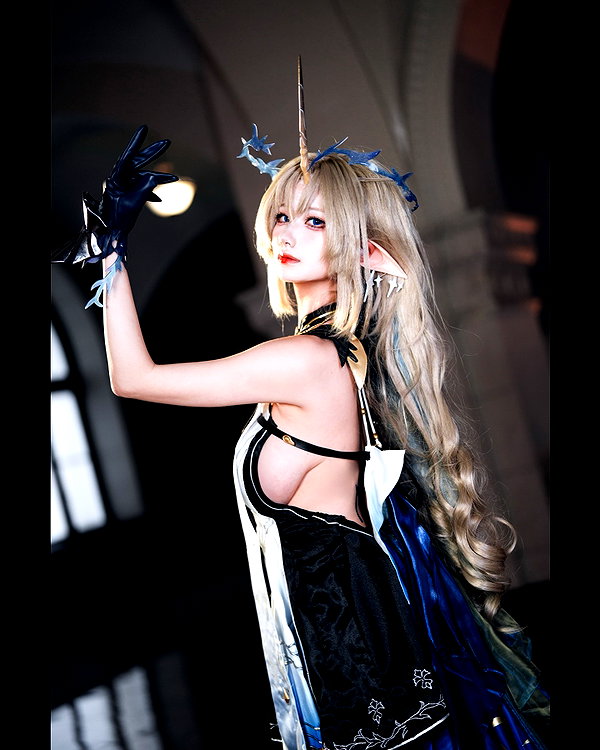 xier_cos instagram image archive image