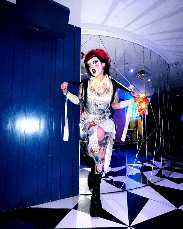 yeahimcaroline instagram image archive image