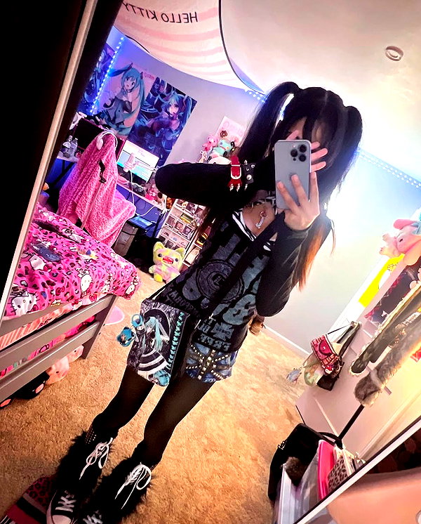 twodollie instagram image archive image