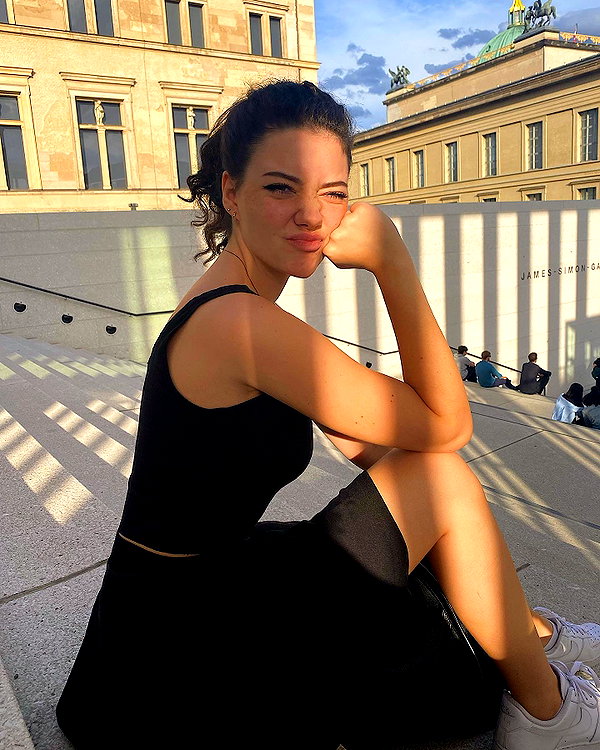 vanessa.rhd instagram image archive image