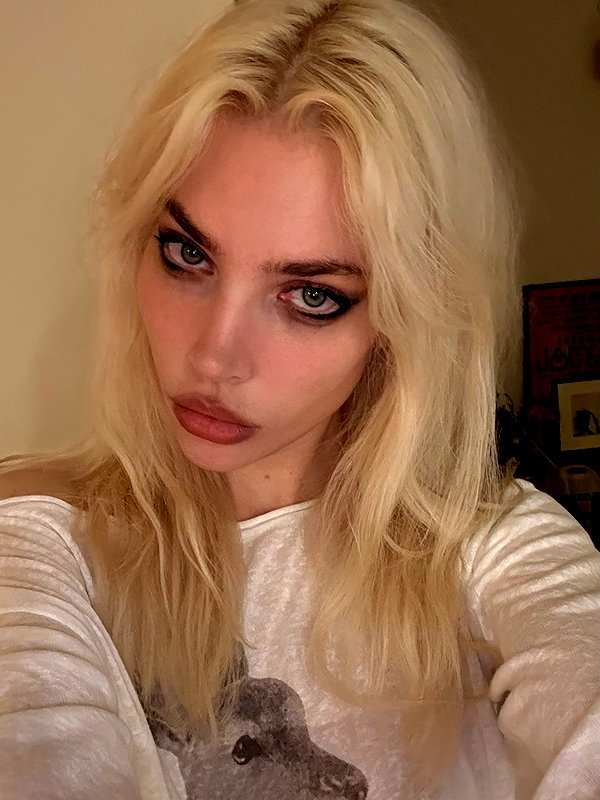 anya4everr instagram image archive image
