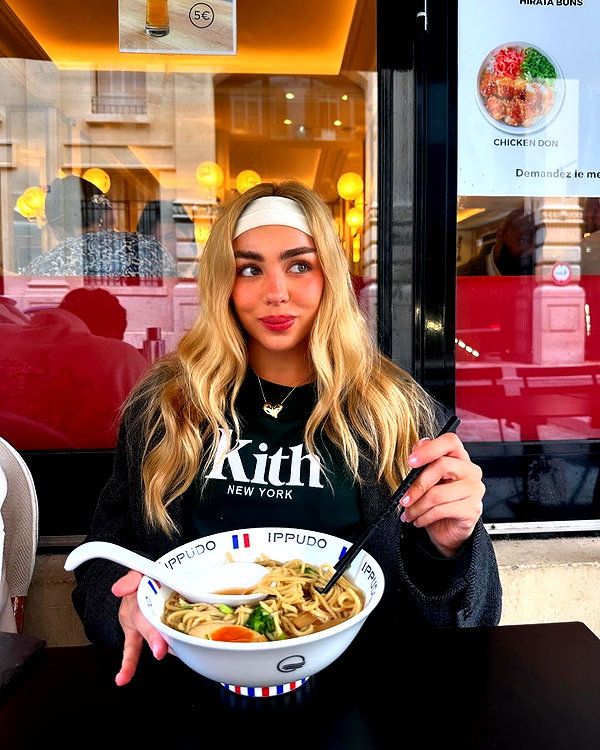 maya.keyy instagram image archive image