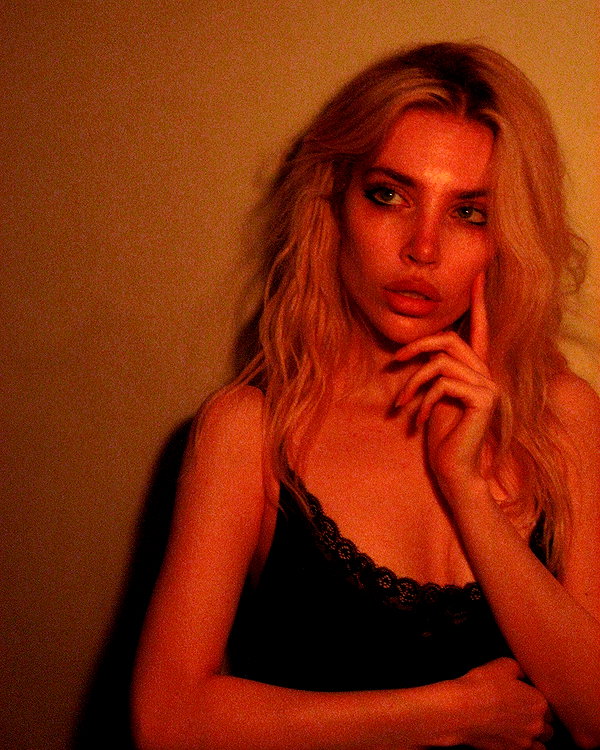 anya4everr instagram image archive image