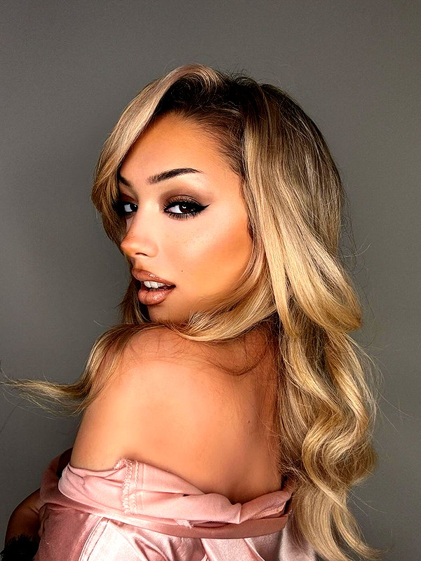 v.qx instagram image archive image