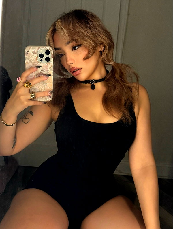 v.qx instagram image archive image