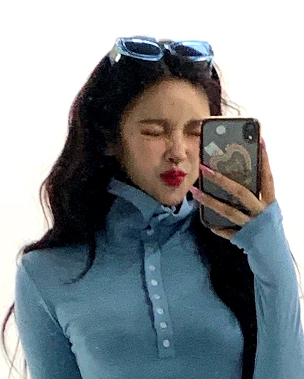 Archived image from @heroineseen on Instagram