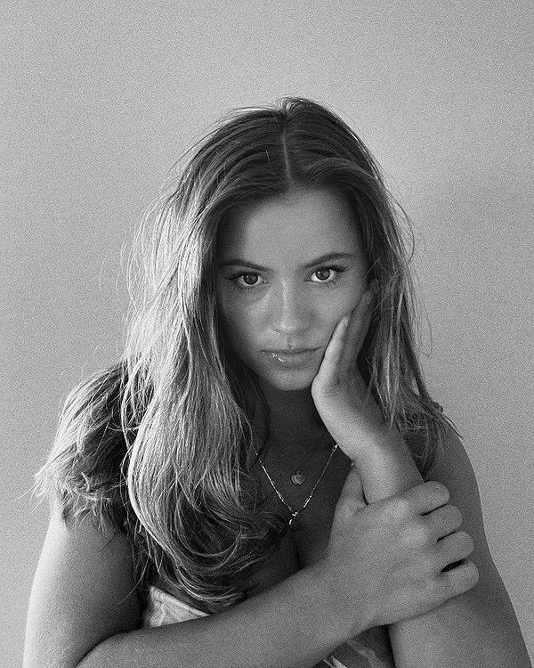 isabella.lauren instagram image archive image