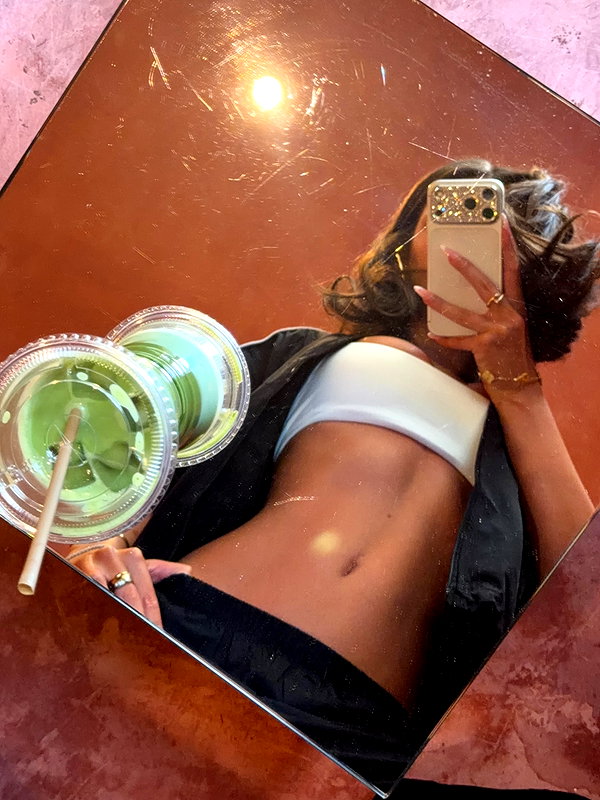 oliviaphillipps instagram image archive image