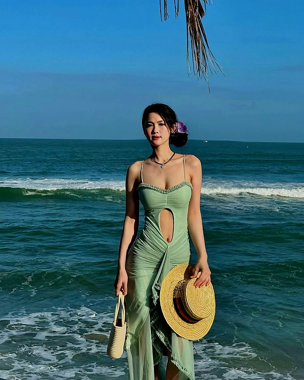 lyhythuedoxinh instagram image archive image