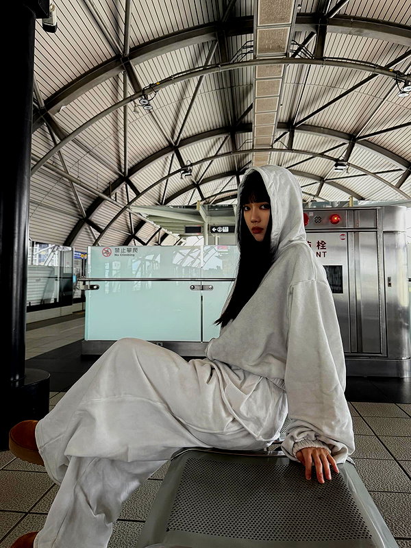 a.tinn___ instagram image archive image