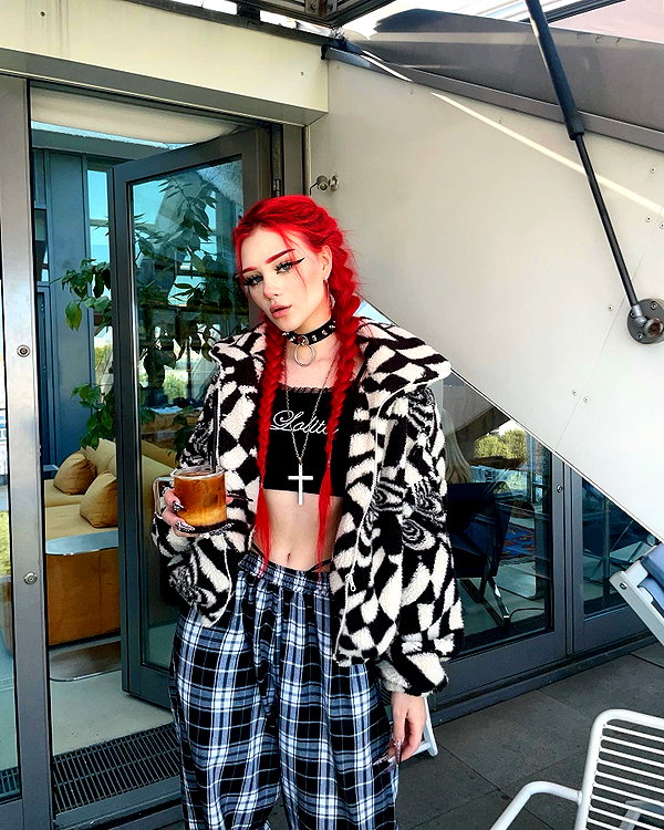 vik4au instagram image archive image
