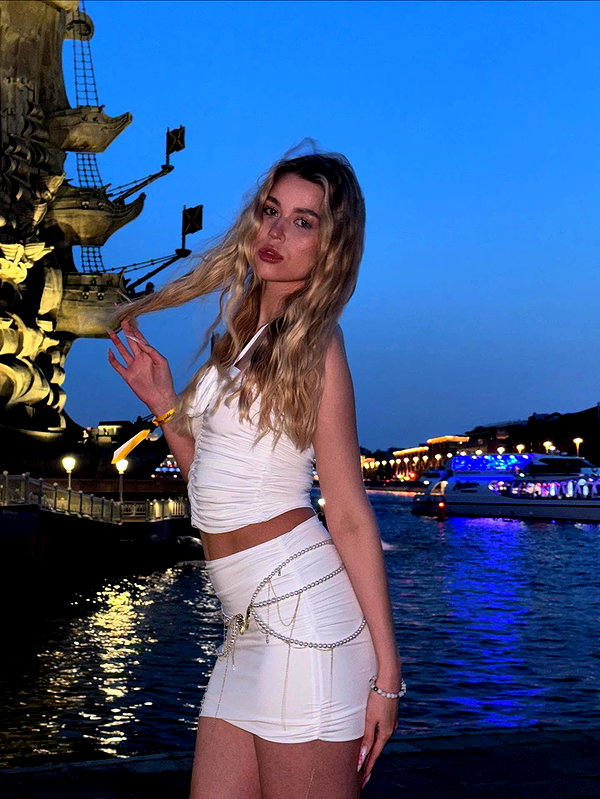 ariseviss instagram image archive image
