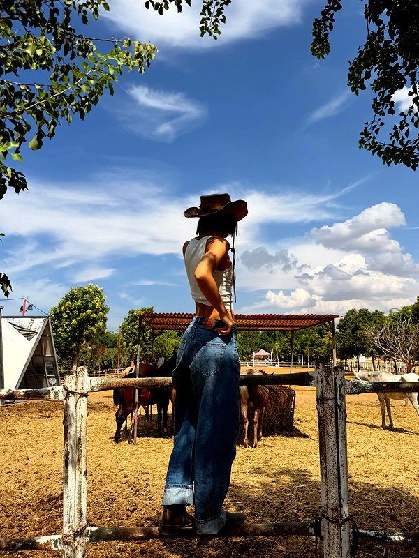 efrat_elmalich instagram image archive image