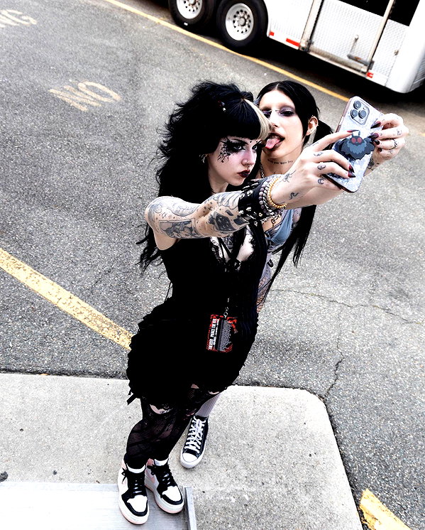 yeahimcaroline instagram image archive image