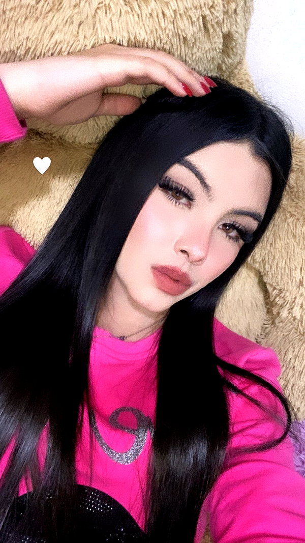 lesliesancheezz instagram image archive image