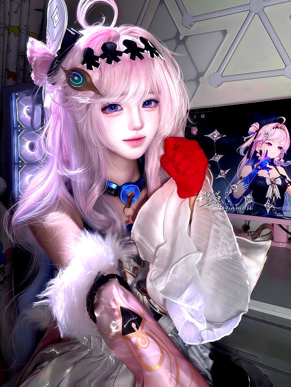 gallery_cosplayer instagram image archive image