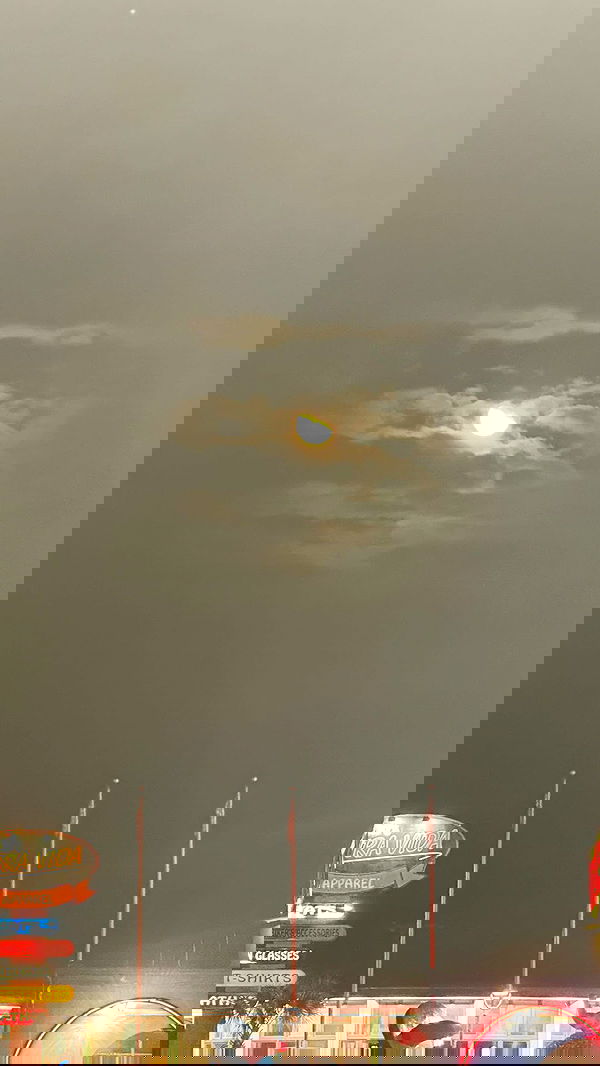 zommmbri zommmbri archive image