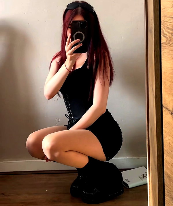 _roniira instagram image archive image