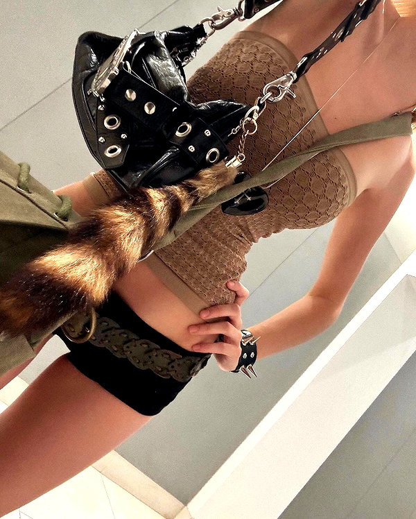 ch111oe instagram image archive image