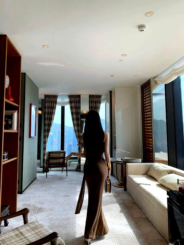 lyhythuedoxinh instagram image archive image