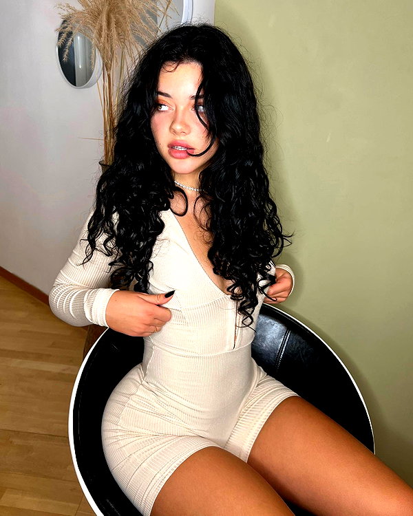 vanessa.rhd instagram image archive image