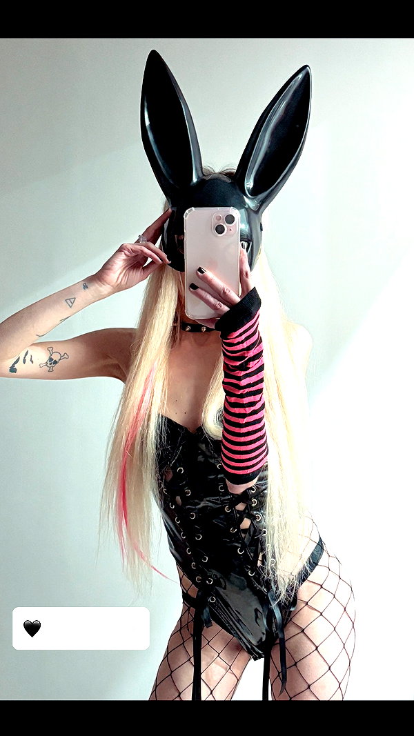 roxiechelon2 archive image