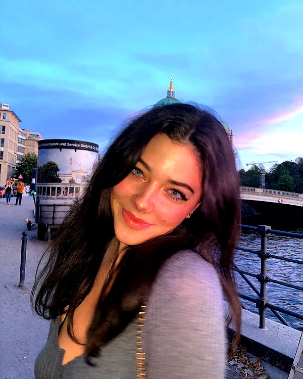 vanessa.rhd instagram image archive image