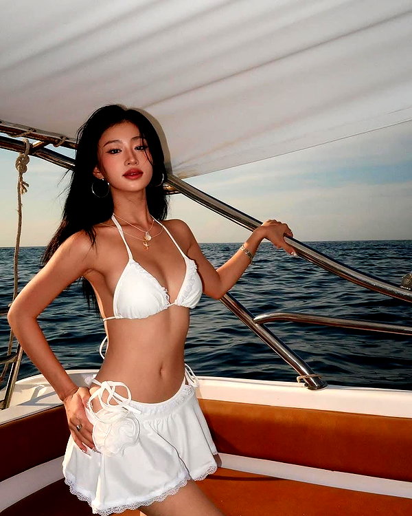 lyhythuedoxinh instagram image archive image