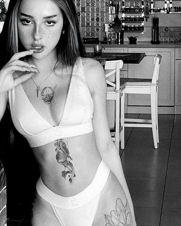 karin_orhov instagram image archive image