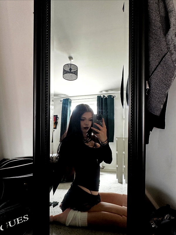 __dedgrl instagram image archive image