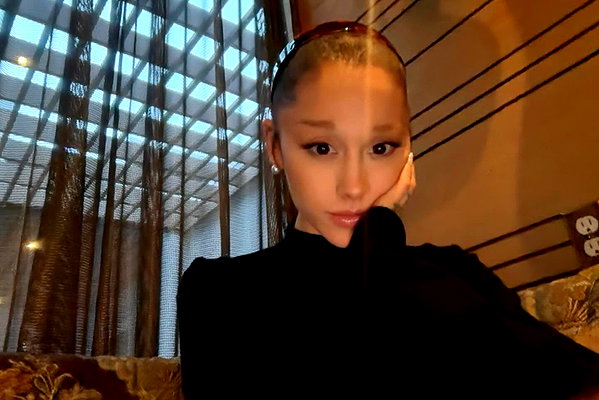 arianagrande instagram image archive image
