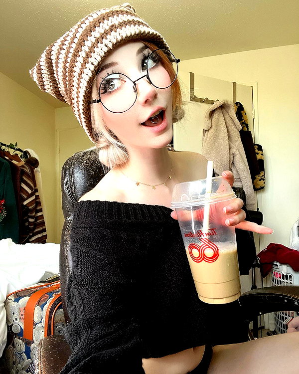 danielle.mercedie instagram image archive image