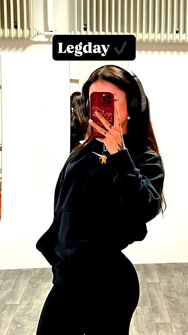 cata.leyah instagram image archive image