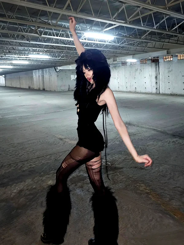 chica.niebla instagram image archive image