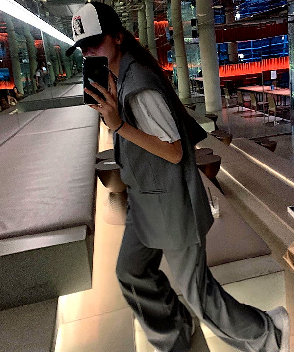 Archived image from @heroineseen on Instagram