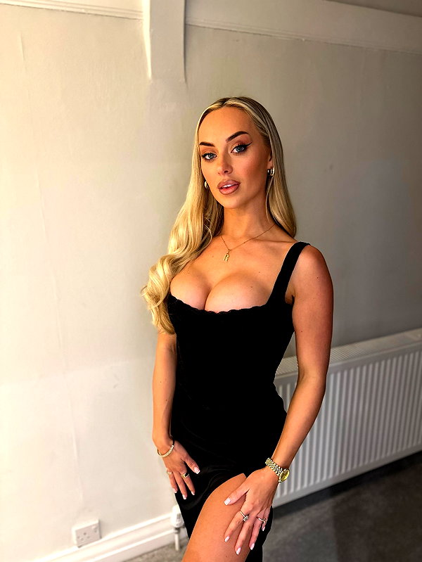rhiannonbluee instagram image archive image