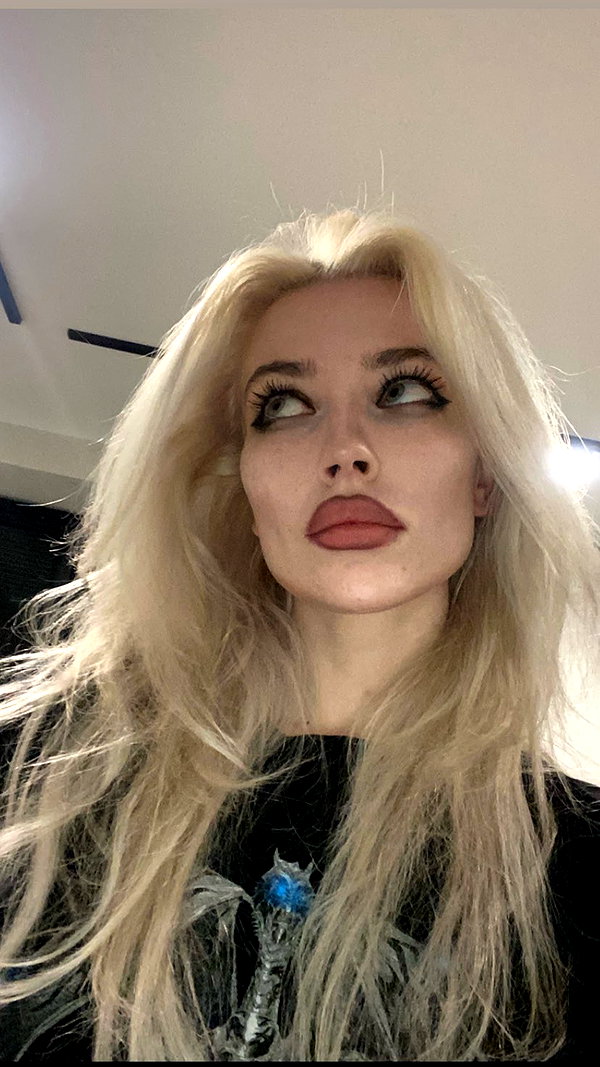 alien.hanna instagram image archive image