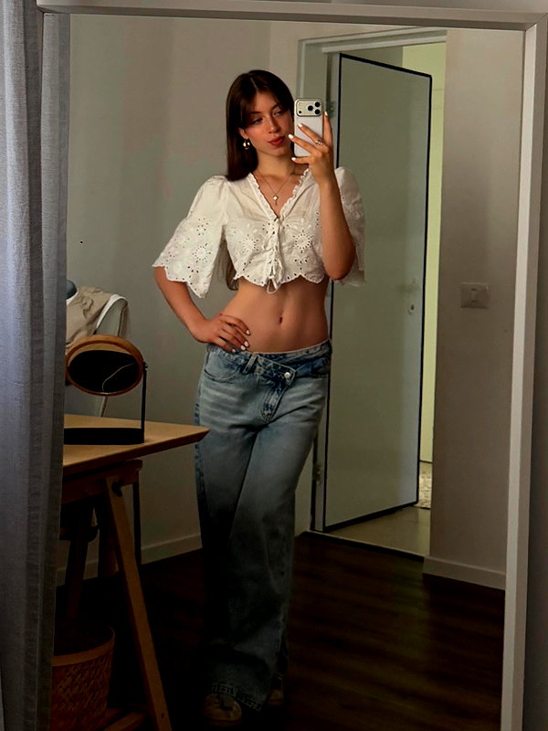 lia_ey99 instagram image archive image