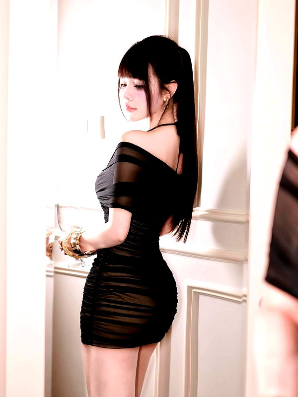 lyhythuedoxinh instagram image archive image