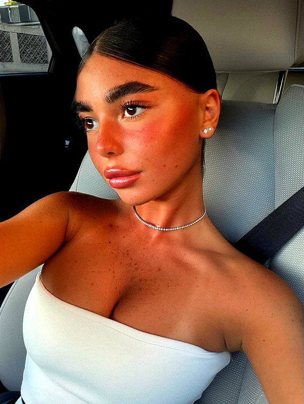 lian_sabag8 instagram image archive image