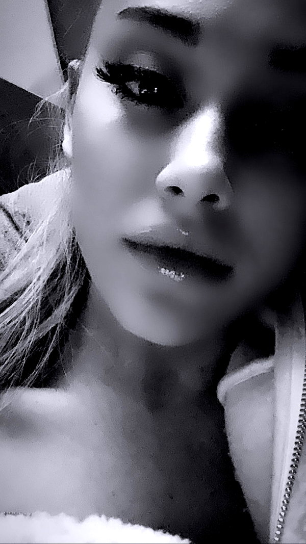 arianagrande instagram image archive image
