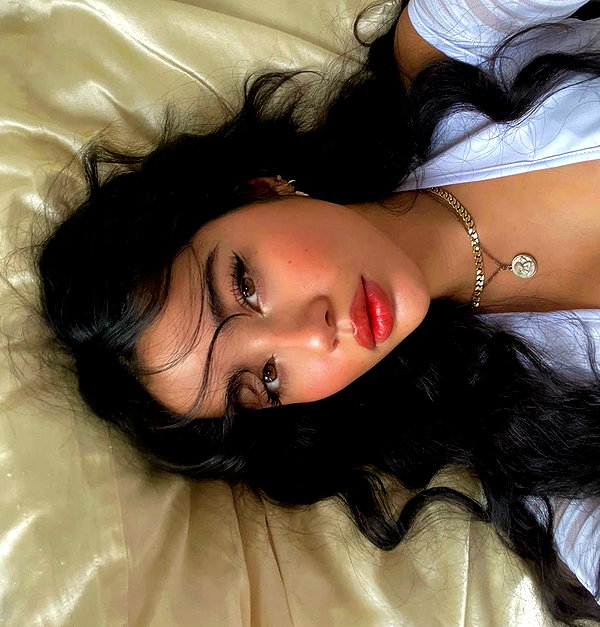 baddiesessence instagram image archive image