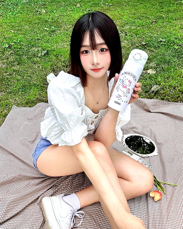 lai_931201 instagram image archive image