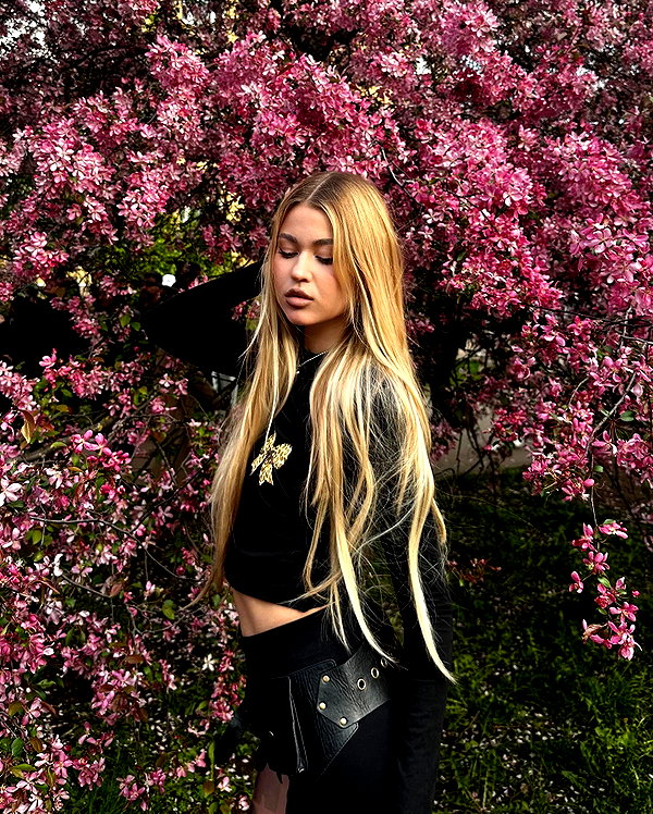 ariseviss instagram image archive image