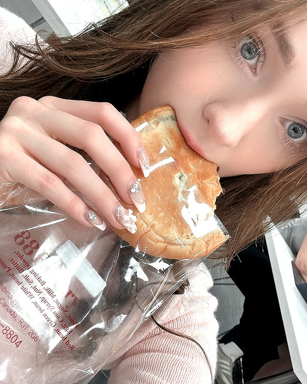 1uvgabi instagram image archive image