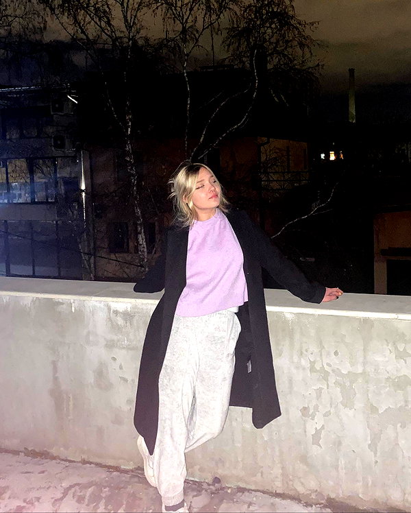 lila.garnik instagram image archive image