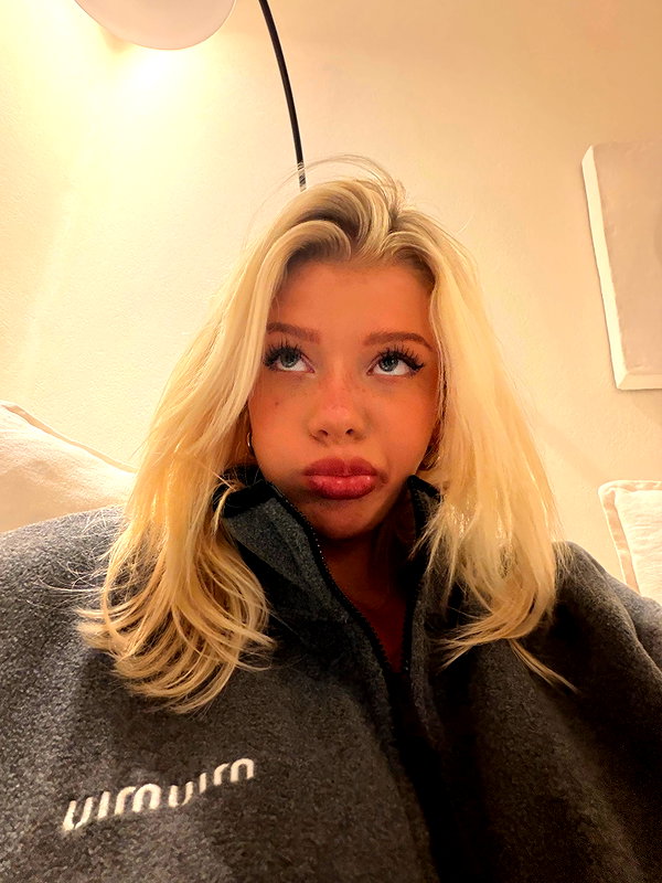 sophiecharlotth instagram image archive image