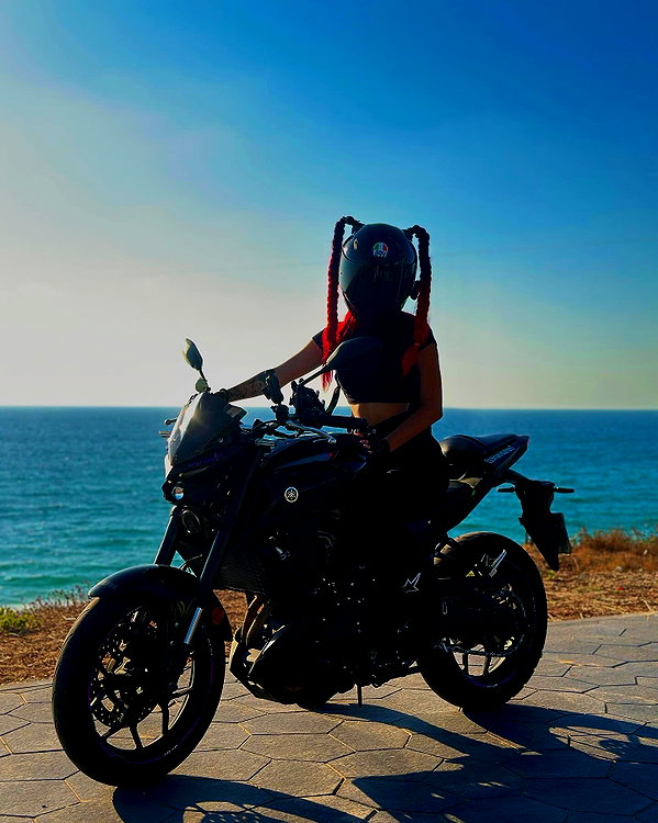 shanidahan7 instagram image archive image